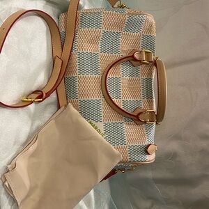 Everyone loves a speedy crossbody brand new.